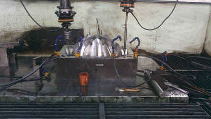 黄岩巨星模具厂 供应高品质蓄电池外壳塑料模具